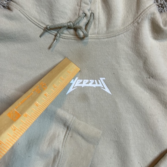 Yeezus Gildan Hoodie Men’s Size Large - Picture 5 of 8